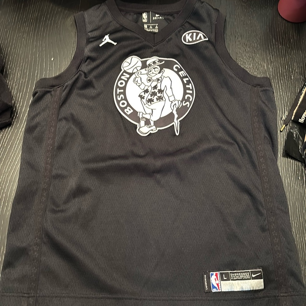 Kyrie Irving #11 Celtics jersey